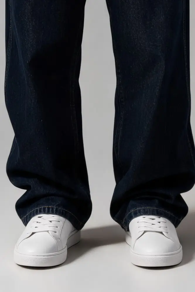 Illustration of the Plain white low-top sneakers